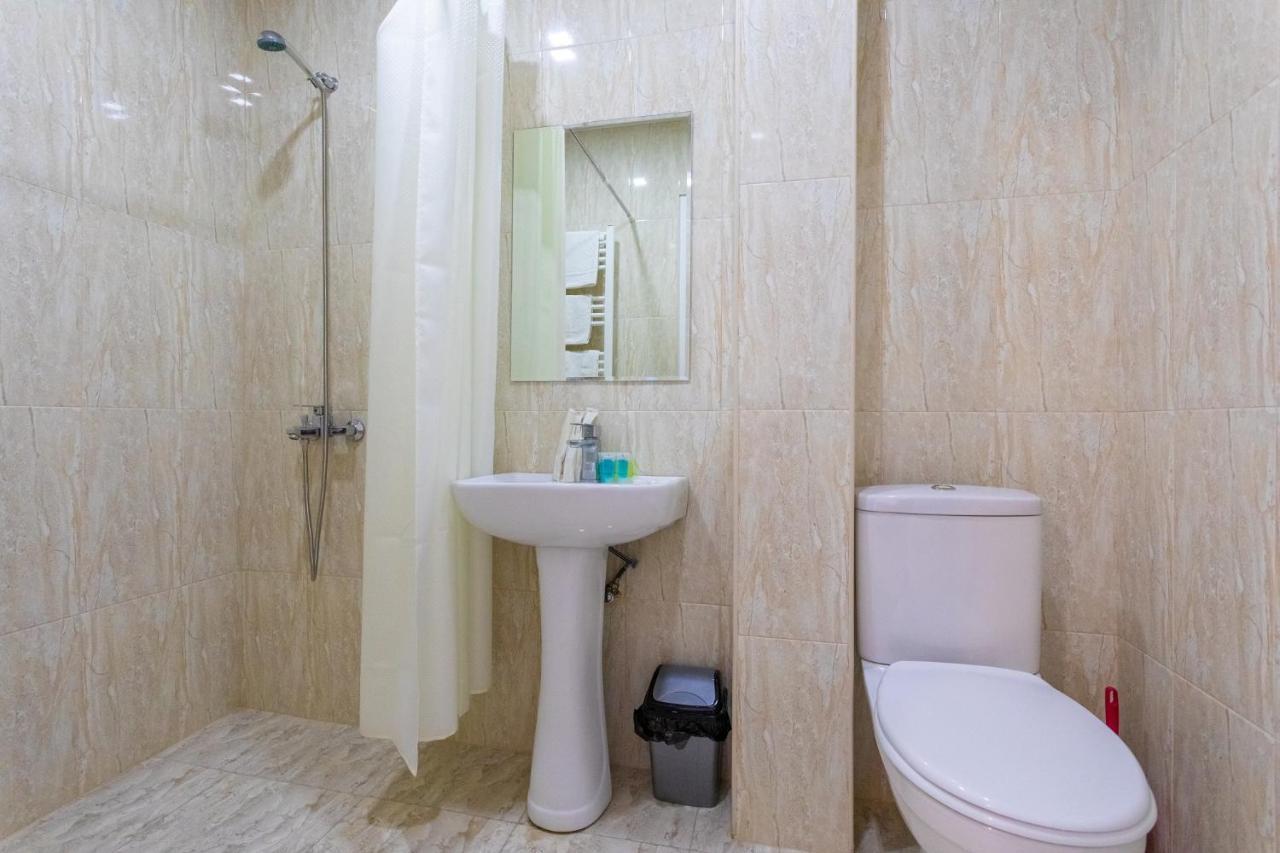 Hotel Phasis クタイシ エクステリア 写真